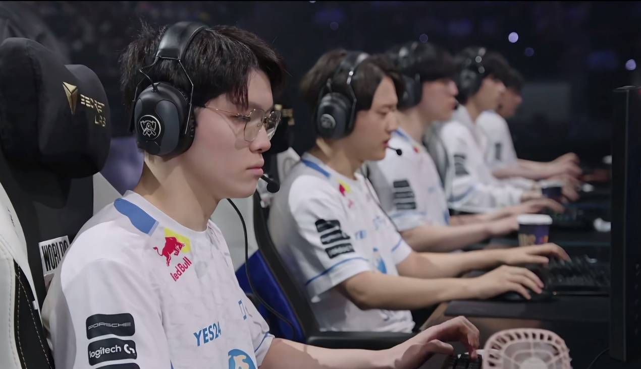 168电竞官网：Faker“定制冠军”引热议！能拿冠军，是因为拳头，饭堂集体反对